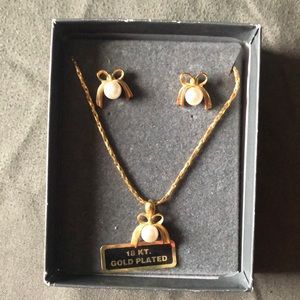 Earrings and necklace set